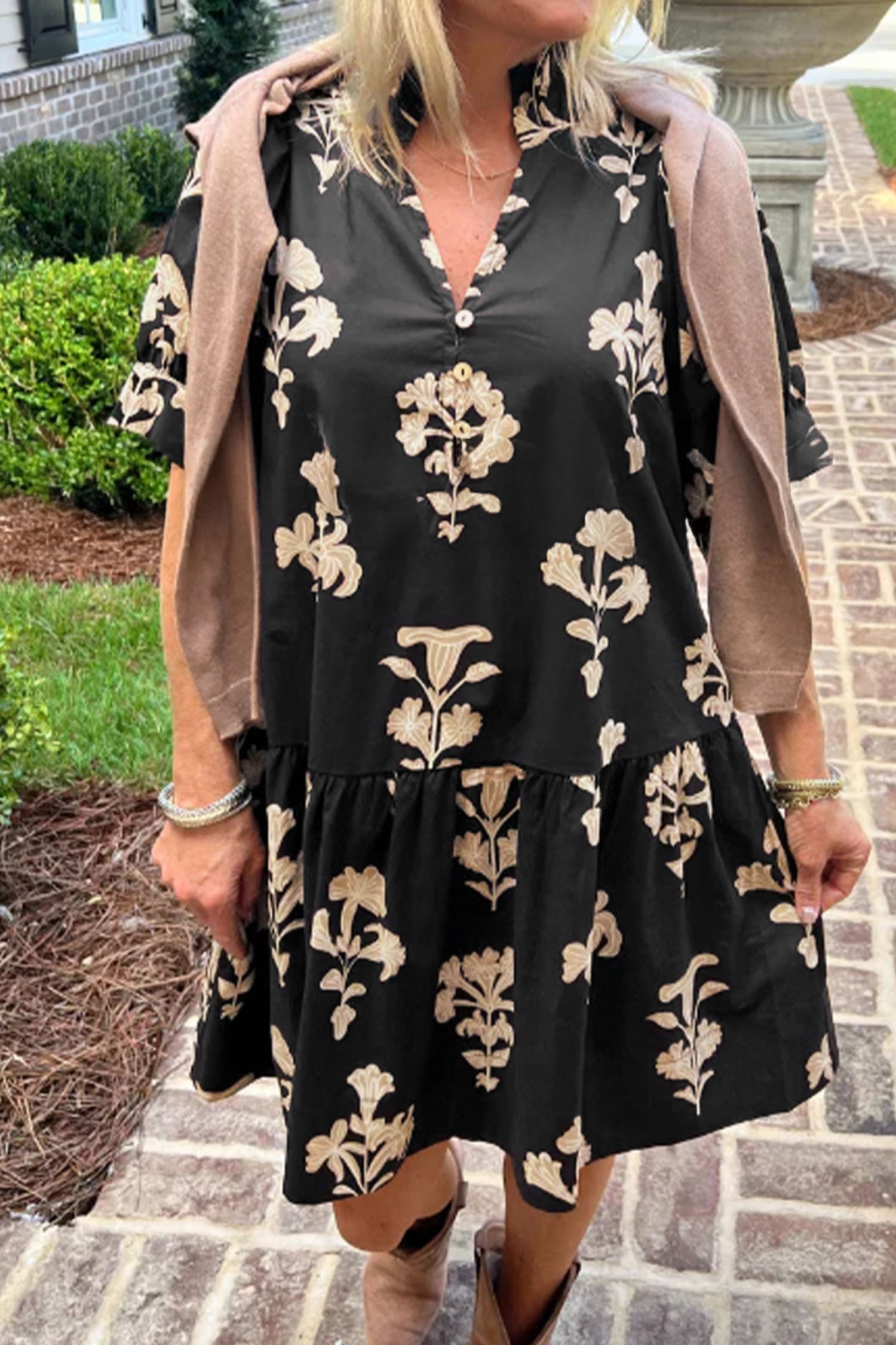 Schwarzes Rüschen-V-Neck-Puff-Kurzärmel-Minikleid mit Blumenmuster – Damesmode Afbeelding 3