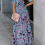 Maxi à manches courtes, à motifs floraux flamboyants bleu ciel et à froufroux, col en V