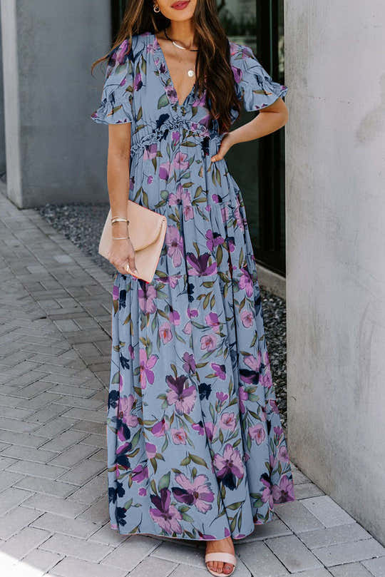 Maxi à manches courtes, à motifs floraux flamboyants bleu ciel et à froufroux, col en V