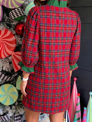 Rot kariertes Rüschen-Knopf-Knopf-Mini-Kleid in der vorderen Tasche - Miniatuur