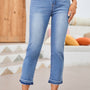 Himmelblaue Schnurrhaar-Wash mit rohem Saum geschnittener Jeans