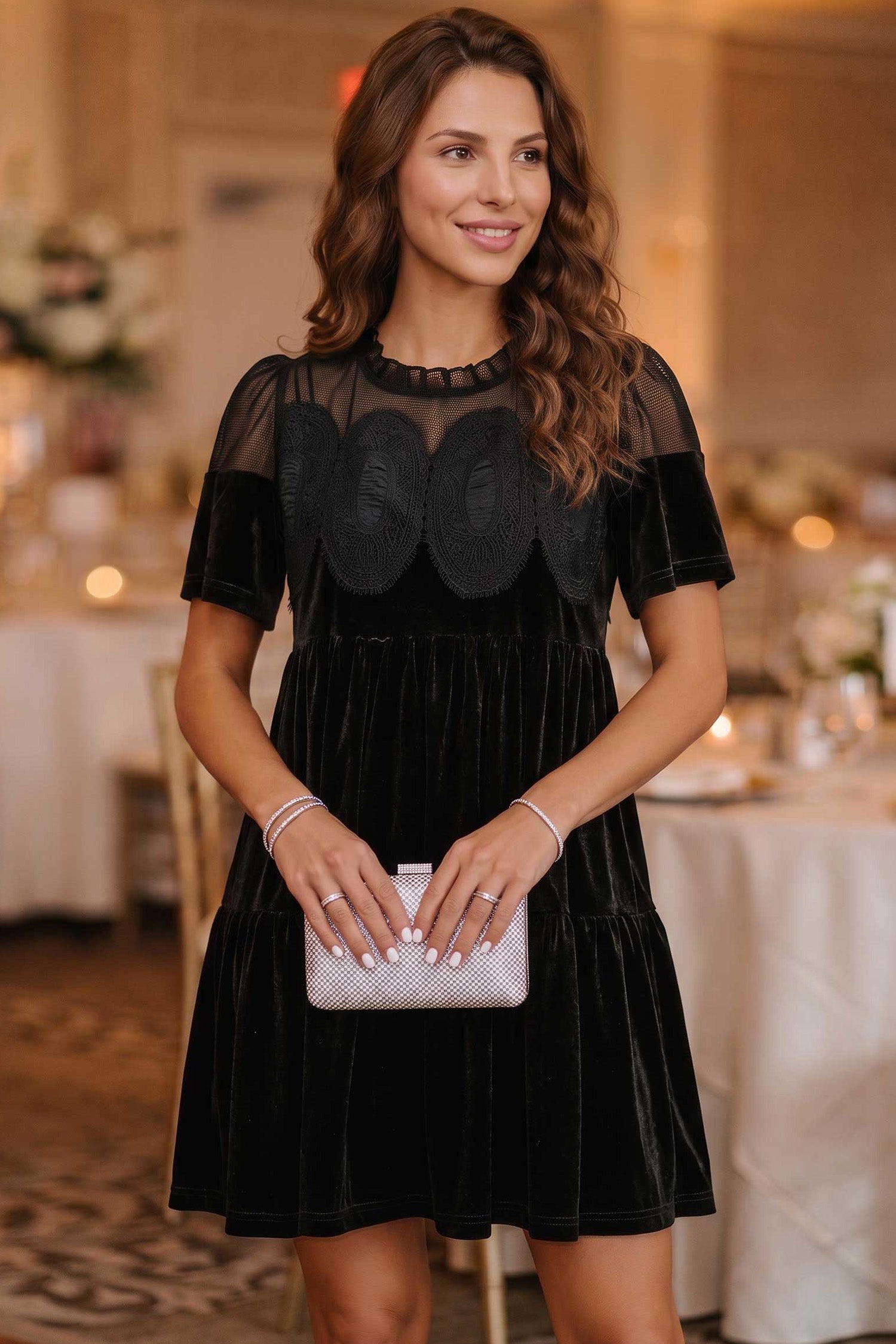 Schwarz besticktes Samt-Mini-Shift-Kleid mit kurzen Ärmeln – Damesmode Afbeelding 4