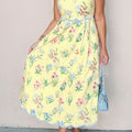 Vestido midi de tiro alto con tirantes de cinturón rosa con estampado floral contraste - Foto 6