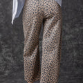 Khaki-Leopardenmuster mit Kordelzug und elastischem Bundbund, taschenförmige Barrel-Jeans - Foto 2