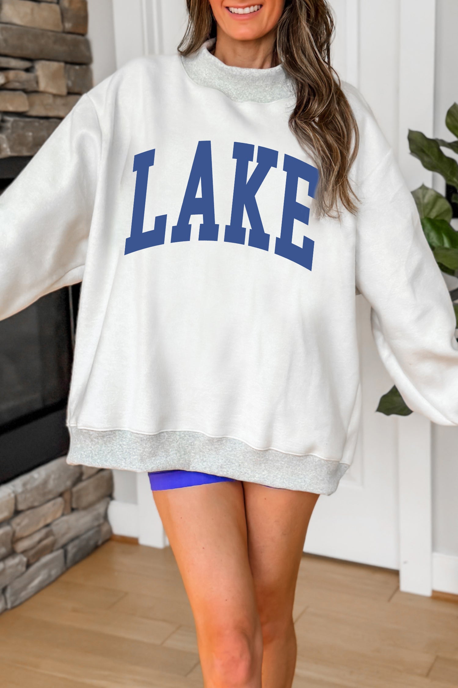 Lysegrå mock neck grafisk trykt reversibel sweatshirt