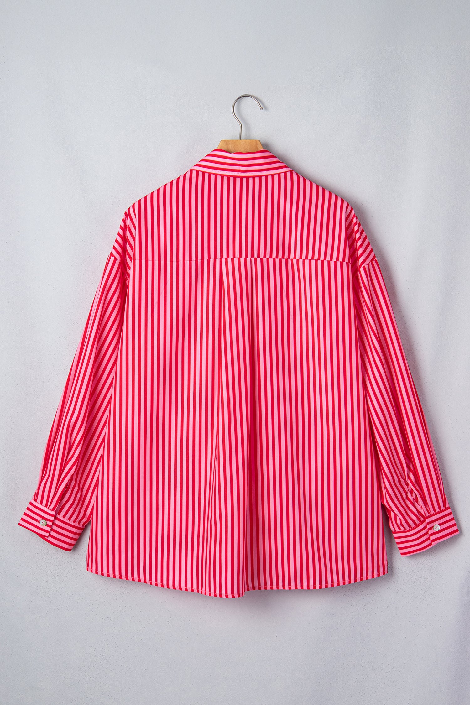 Chemise boutonnée rayée rouge Manches longues à poches patch Chemise décontractée