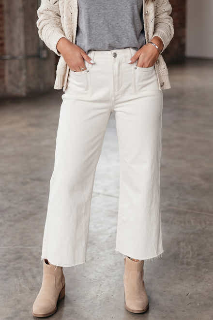 White Raw Hem Ankle-length Loose Jeans