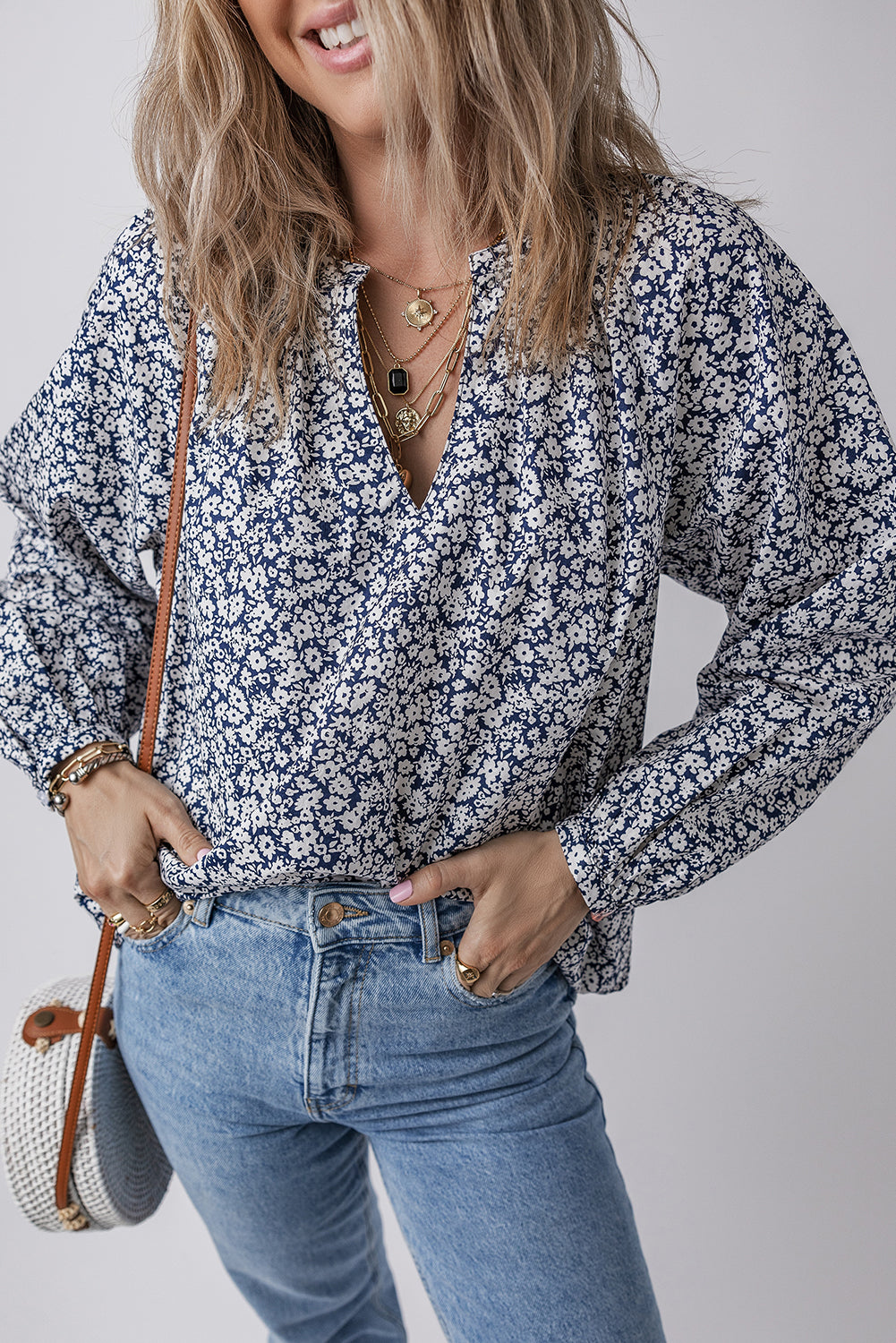 Bluse mit Blütenmuster mit Kerbdruck mit V-Ausschnitt und Puffärmel – Damesmode Afbeelding 5