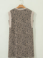 Khaki-Leoparden-strukturiertes, ärmelloses Minikleid mit Taschen - Miniatuur
