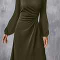 Dschungelgrün, einfarbiges langärmeliges Midi-Kleid mit Faltendetails - Foto 1