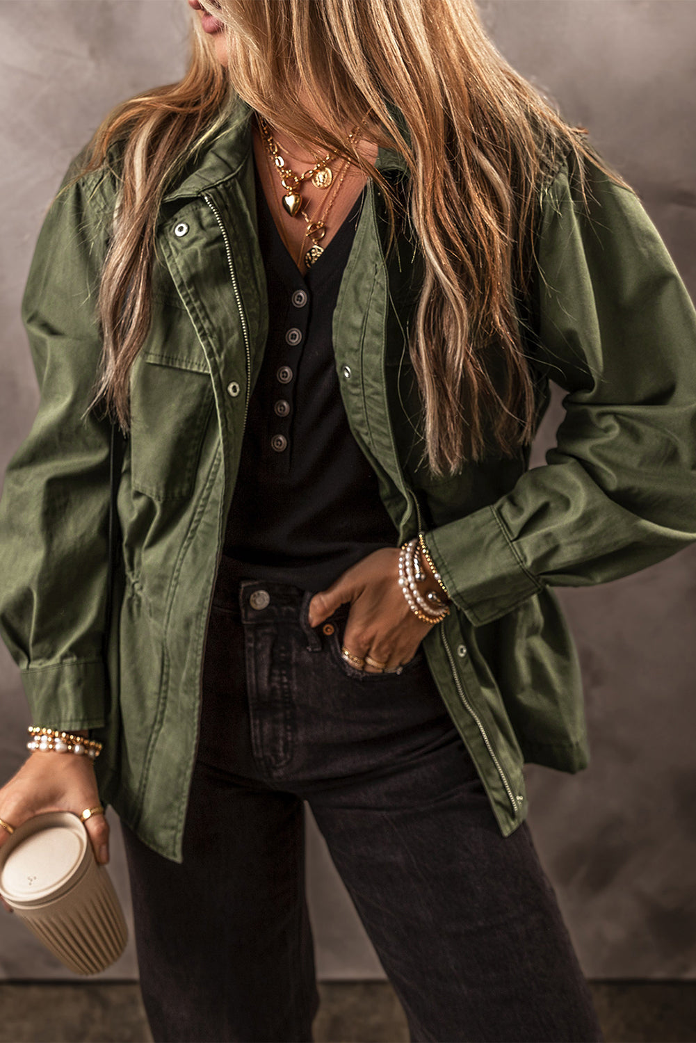 Moosgrüne Druckknopf-Reißverschlussjacke mit enger Taille und Kragen