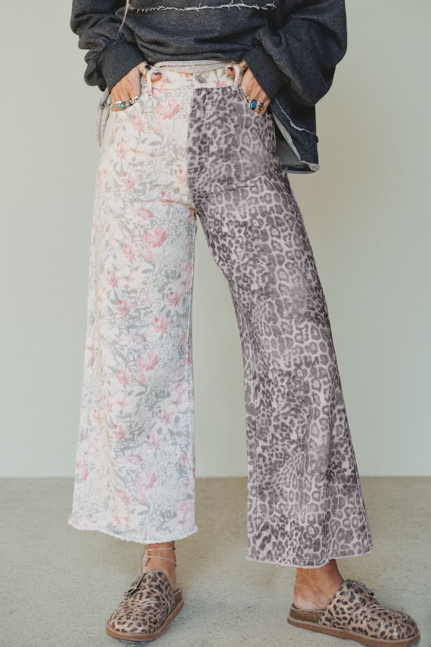 Jeans leopardo retrò multicolore a toppe contrastanti con orlo grezzo