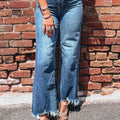 Ashleigh Blue High Waist Frayed Hem Flare Jeans - Damesmode Afbeelding 6 - Foto 6