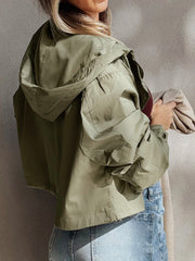 Chaqueta utilitaria con capucha corta y bolsillo verde laurel - Miniatuur
