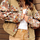 Chaqueta de punto caqui con estampado floral retallado y retallado