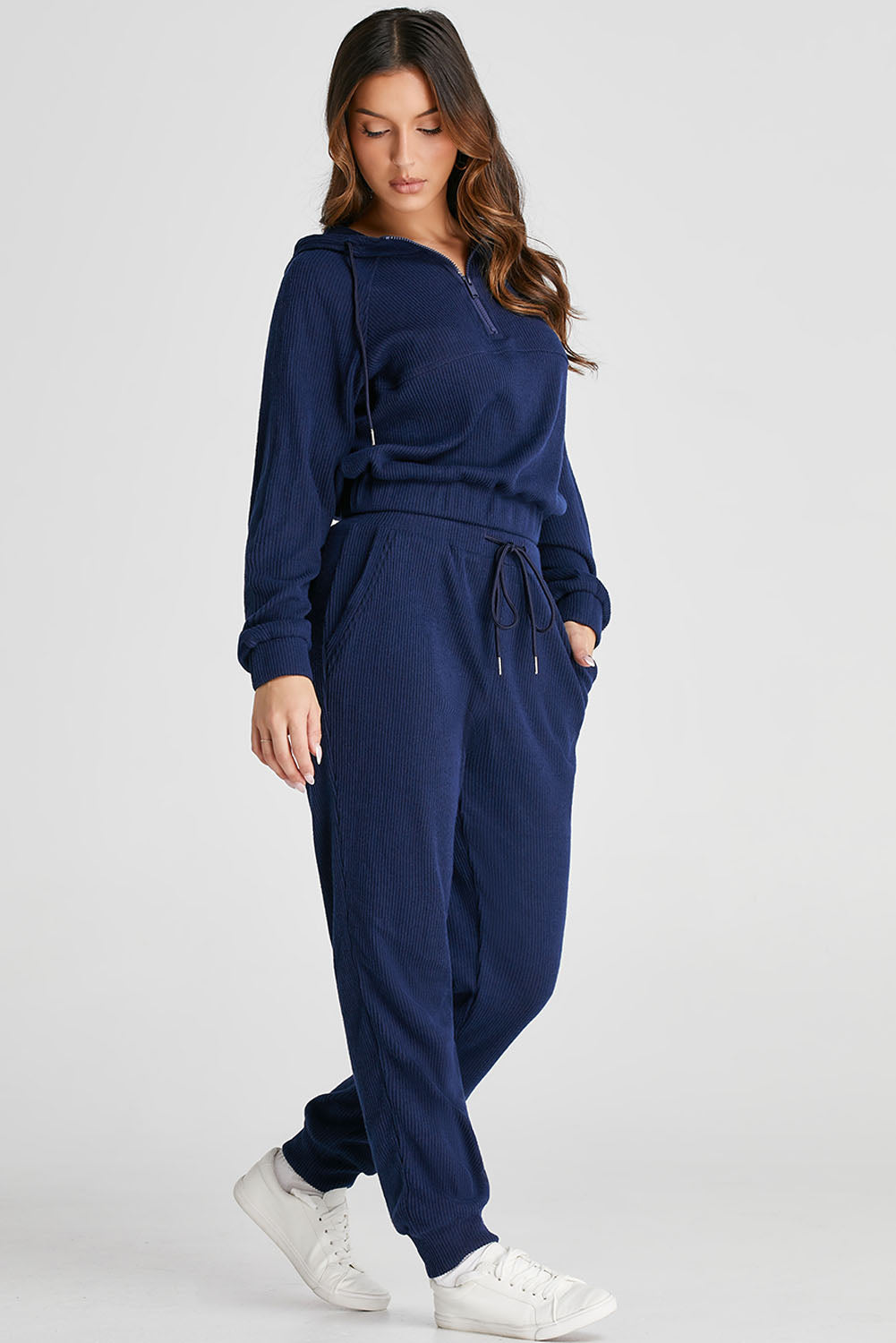 Set di felpa corta a maglia a coste blu navy e set di pantaloni da lavoro con cordino
