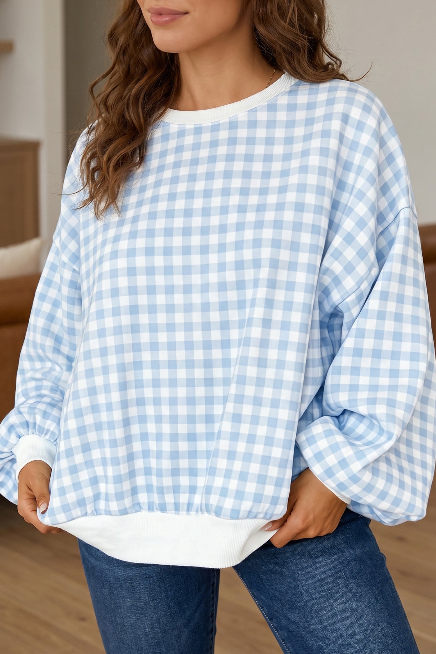 Lyseblå ternet langærmet sweatshirt med rundhals og hals