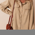 Light French Beige Solid Frilled Flap Pocket Button Up Corduroy Shacket - Foto 3
