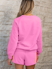 Bonbon-gestreifter Akzentpullover und Shorts zweiteiliges Casual-Set – Damesmode Bild 2 - Miniatuur