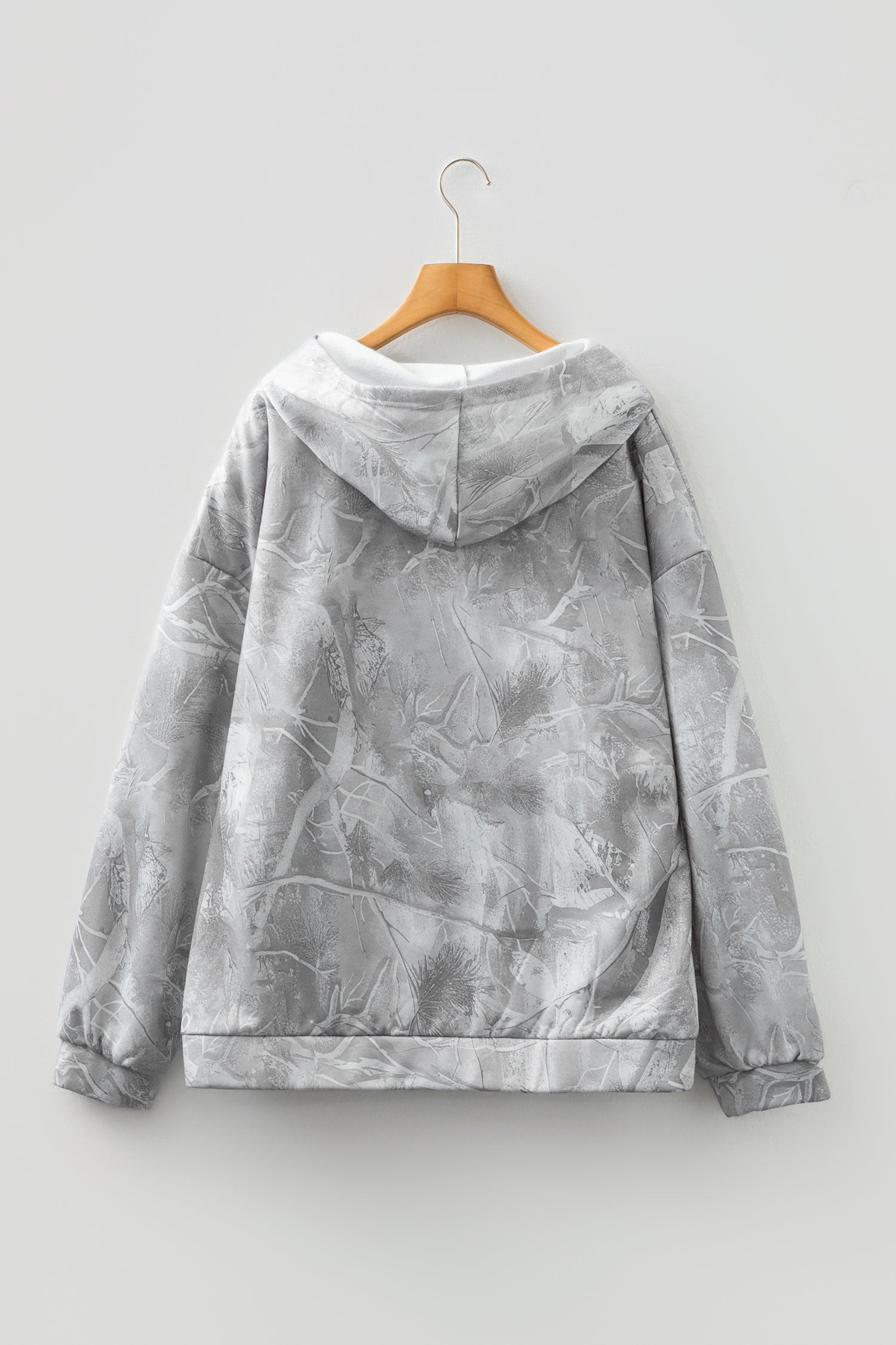 Felpa sportiva oversize con stampa mimetica grigia plus size e stampata