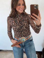 Camiseta slim western de manga larga de cuello alto y leopardo caqui - Miniatuur