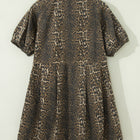 Mini robe en jean plissé à manches courtes à manches courtes imprimée léopard - Thumbnail