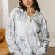 Sudadera con cremallera de un cuarto de bolsillo canguro con estampado de hojas de camuflaje gris