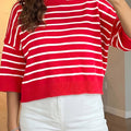 Maglione rilassato a maglie a righe rosse con spalla abbassata e a manga mezza - Foto 2