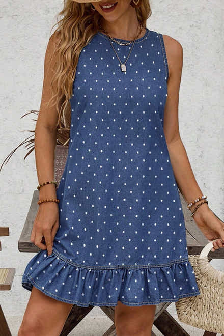 Mini robe en jean sans manches à pois à pois et ourlet à volants bleu - Image de mode féminine 1