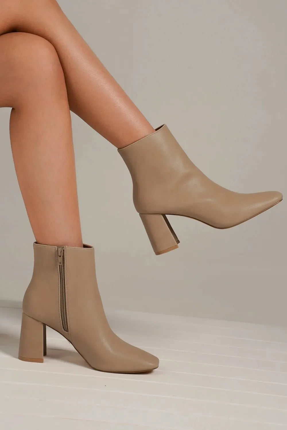 Beast Fashion PU Leather Block Heel Boots with Side Zippers - Luxe Damesmode & Kleding Collectie | Redblad Nederland