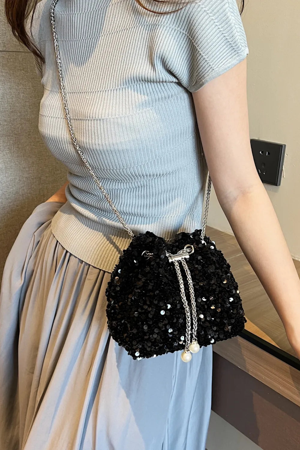Sequin Chain Drawstring Bucket Bag - Luxe Damesmode & Kleding Collectie | Redblad Nederland