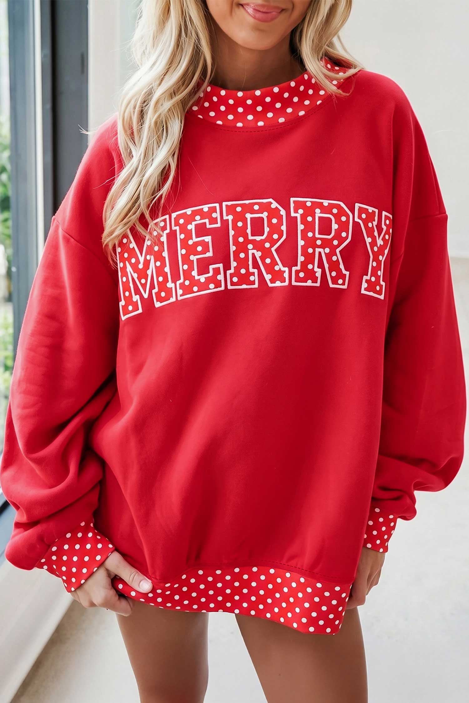 Sweat à manches à pois à pois contrasté avec un col faux à motifs rouges flamboyants
