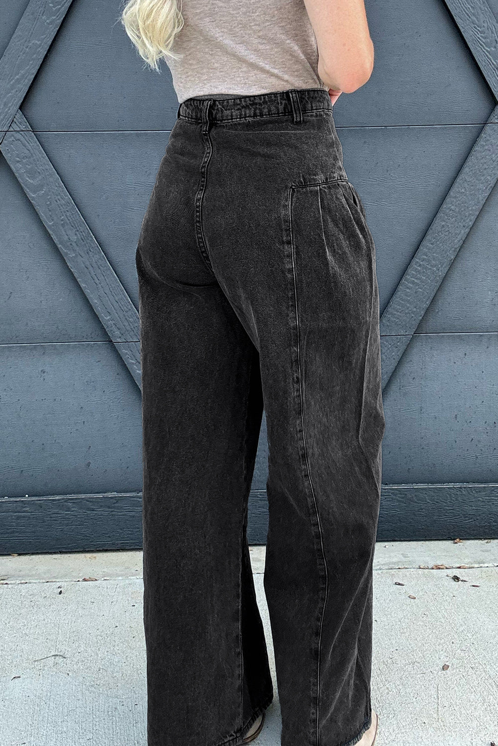 Pantalon en denim plissé à jambes larges à jambes plissées, lavis minéraux lavé
