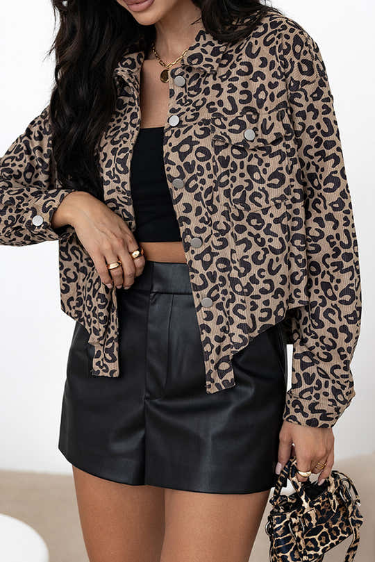 Dunkler Khaki-Leopardenmuster Cordjacke mit unregelmäßigem Saum und Knöpfung