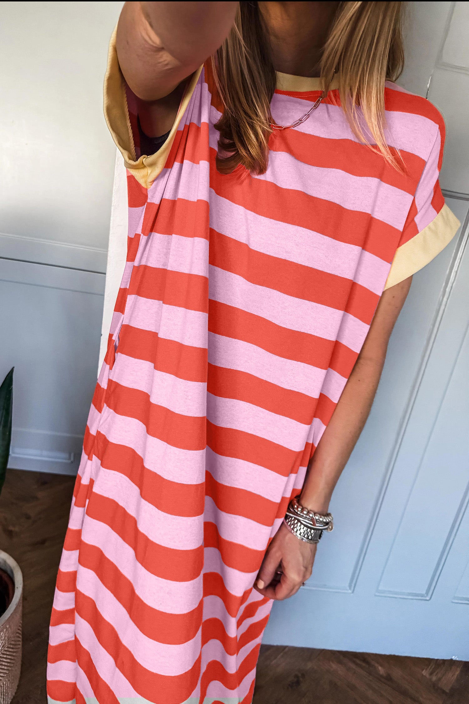 T-shirt décontracté à manches courtes à manches courtes à poches orange rayé robe longue