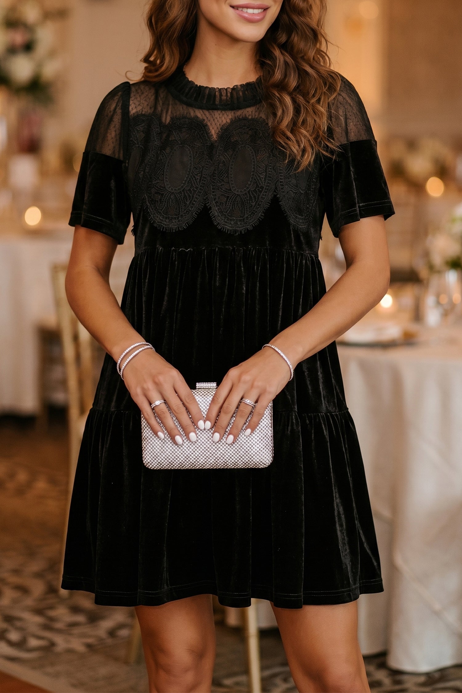 Schwarz besticktes Samt-Mini-Shift-Kleid mit kurzen Ärmeln – Damesmode Afbeelding 5
