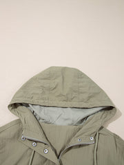 Chaqueta utilitaria con capucha corta y bolsillo verde laurel - Miniatuur