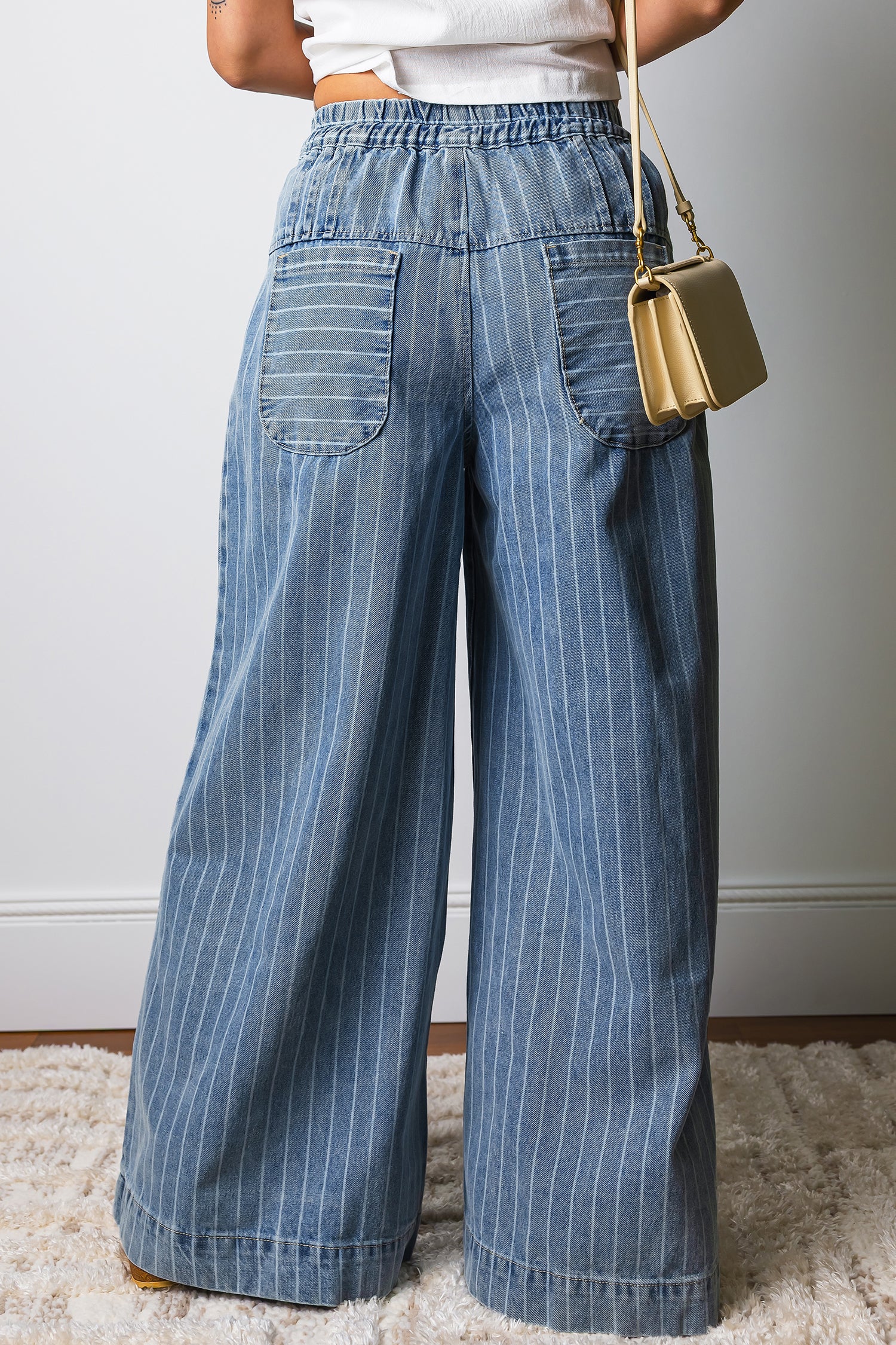 Jeans casual a gamba larga a righe azzurro cielo con bottoni, collaccio a corda piegata