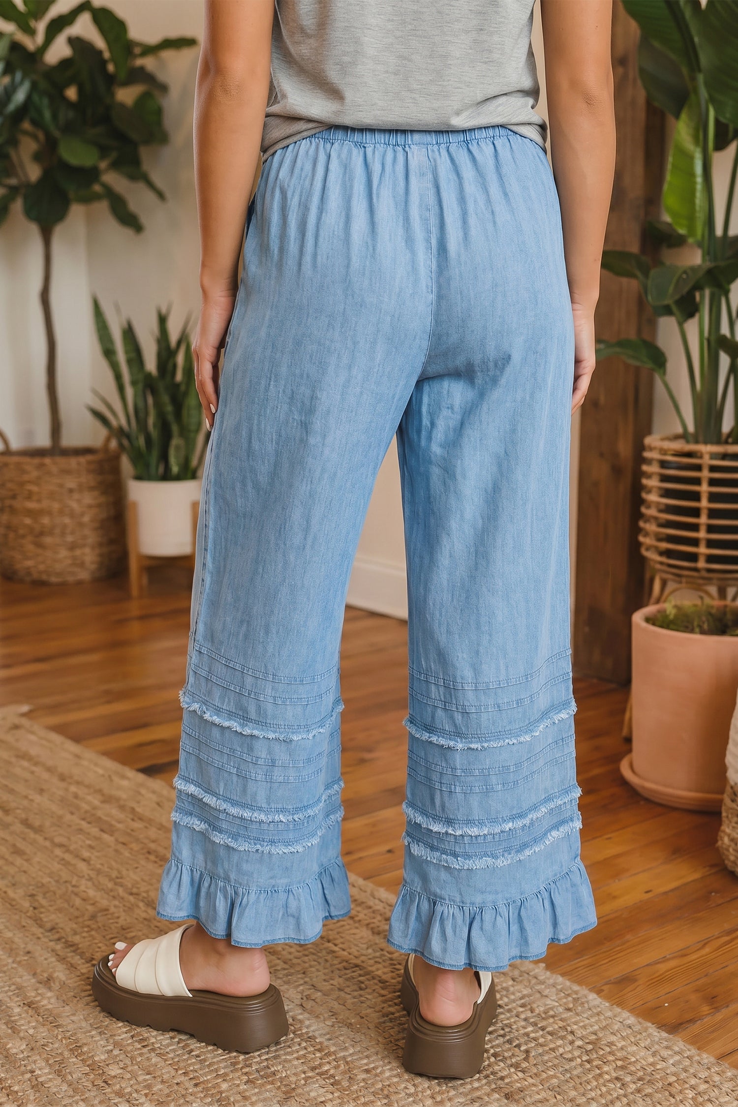 Pantaloni Chambray Chambray blu crepuscolo con orlo arricciato e gamba larga