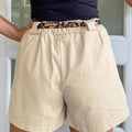 Oatmeal Leopard Contrast Sash Belt Plissiertenshorts mit weiten Beinen - Foto 2
