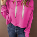 Sachet Pink, einfarbiger Hoodie mit Cut-Shoulder-Kordel und kurzem Kordel - Foto 3