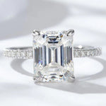 5 Carat Moissanite Side Stone Ring | Redblad 18K Solid Gold & Certified Diamond Rings