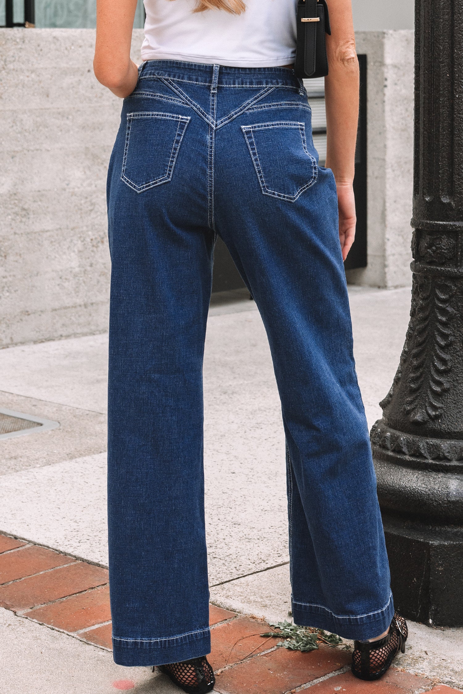 Segelblau Taille-Detail: Lockere Jeans mit Bündchen