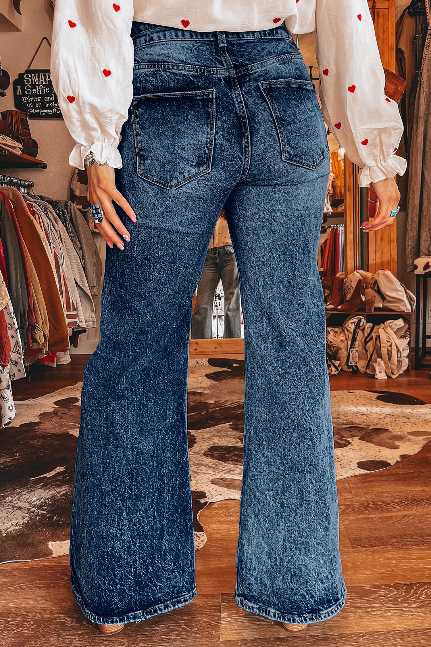 Beau Blue Acid Wash Pocket Detail Flare Jeans - Damesmode Afbeelding 5