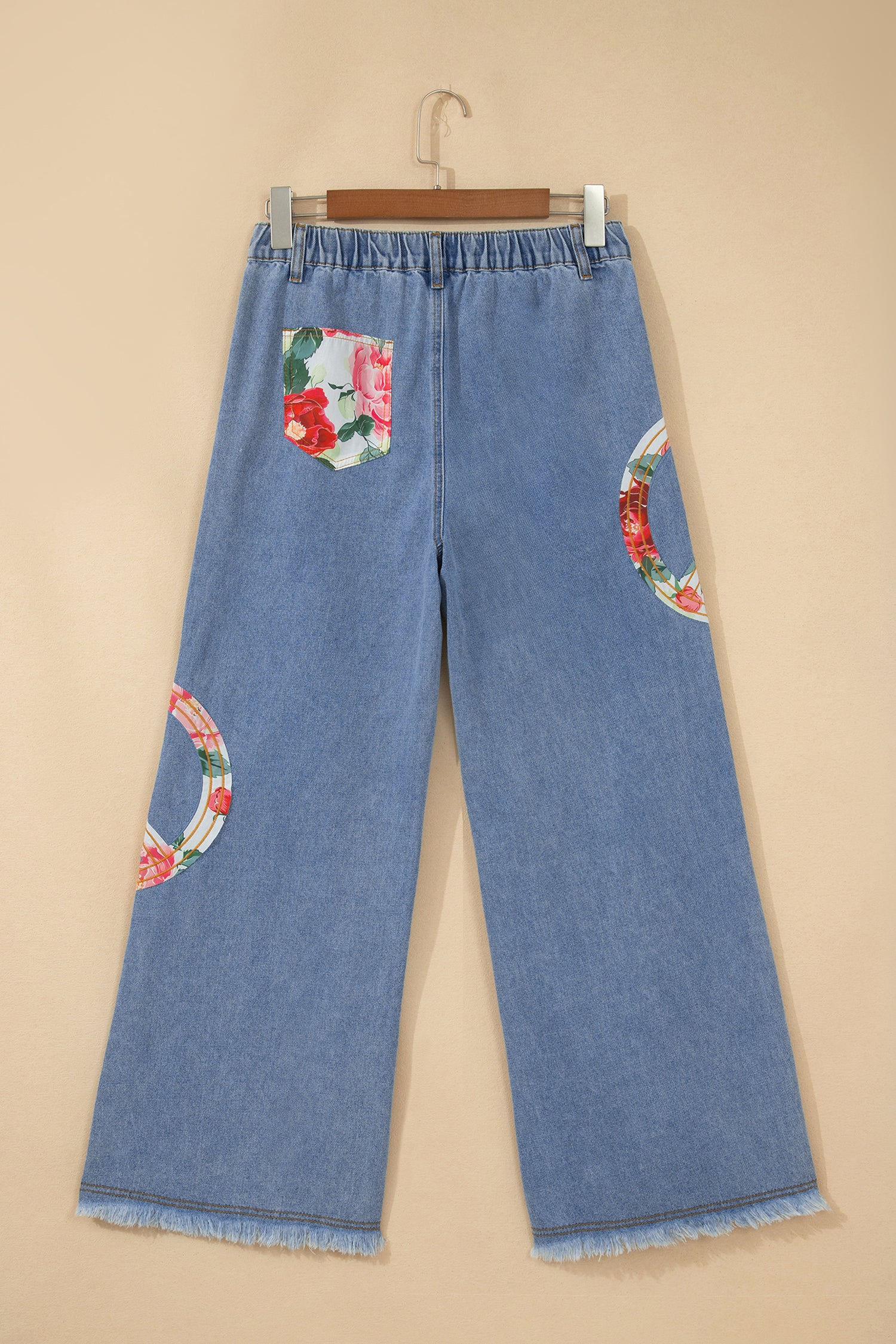 Jeans com Emblema da Paz Floral de Myosotis com Patch Bordado de Perna Larga