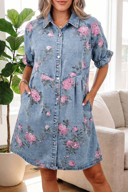 Vestido vaquero de manga corta de manga corta con estampado floral azul cielo